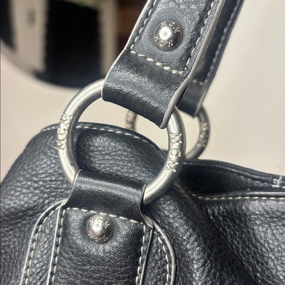 MCM- AUTHENTIC PEBBLED LEATHER EXTRA LARGE HANDBAG - Picture 7 of 15